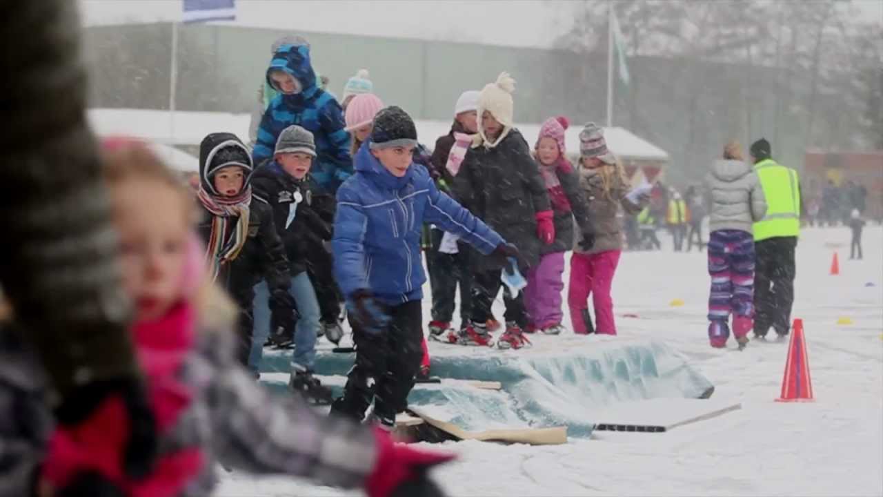 Kinderen rijden Elfstedentocht