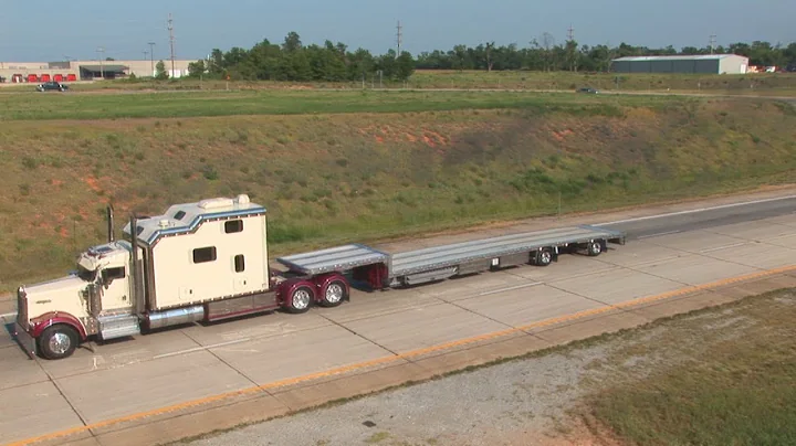 Kenworth W900 with 344in Wheelbase & ICT Sleeper -...