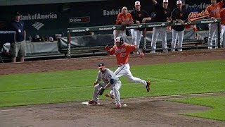 Hou Young Ties Game On Clutch Infield Single