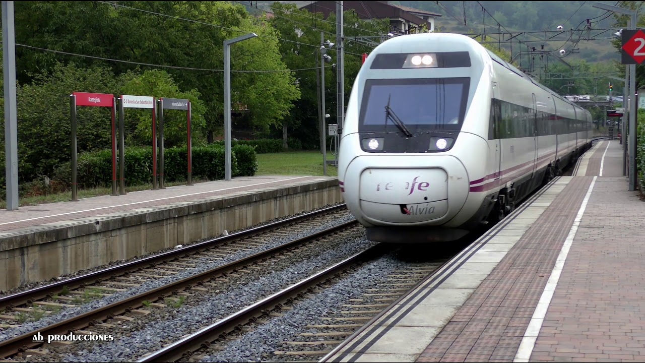 TRENES RENFE A SU PASO POR IKAZTEGIETA (SONIDO DIRECTO) (HD).