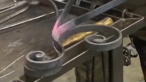 Forge Welded Branching Scrolls with Dereck Glaser at NESM