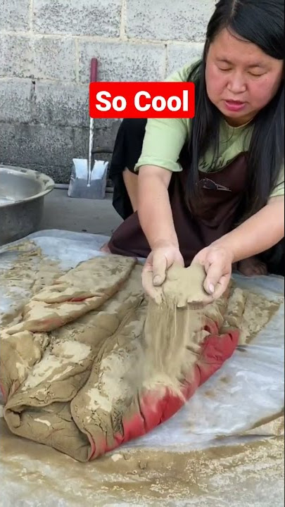 Siapa yang butuh deterjen? Mencuci baju pakai pasir #celanapendek #cuci #bersih-bersih #menarik