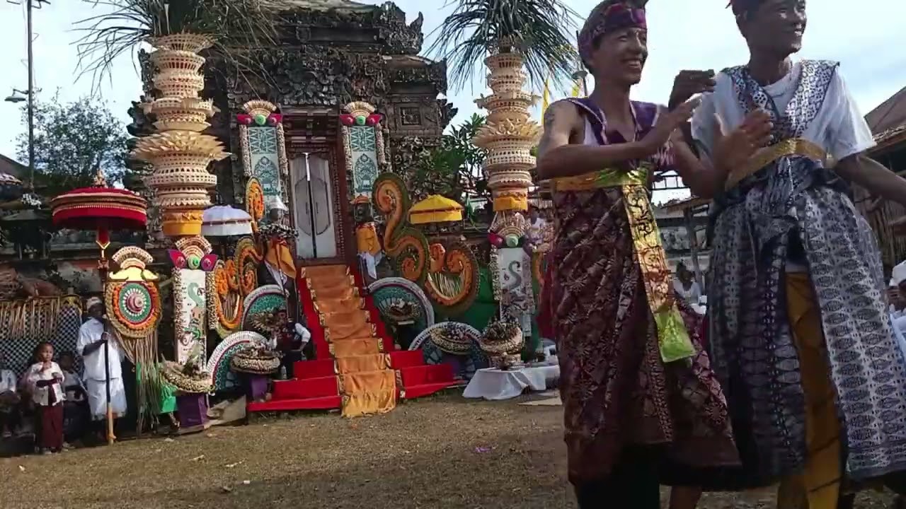 Wayonan Krama Desa Tedun Mesolah Pura Desa Nagasepaha