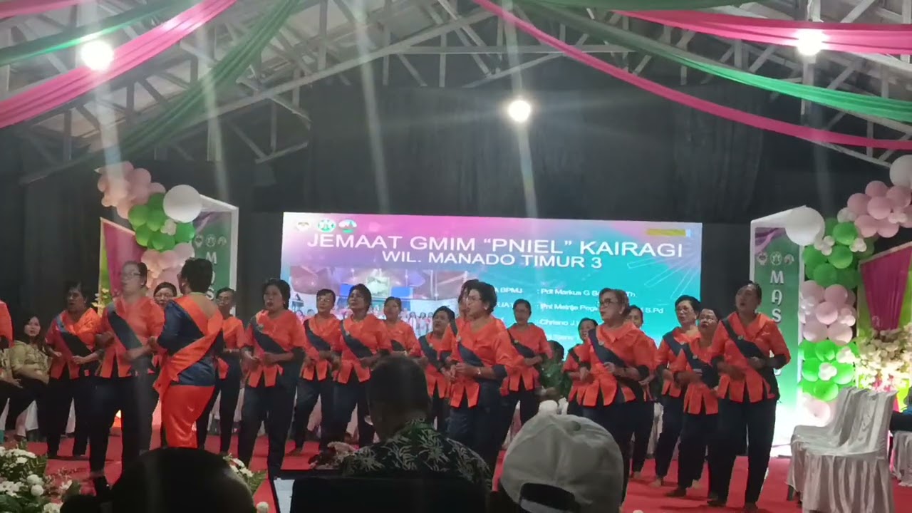 Putri PNIEL Kairagi Lomba Masamper HUT WKI ke 88 di Tomohon 