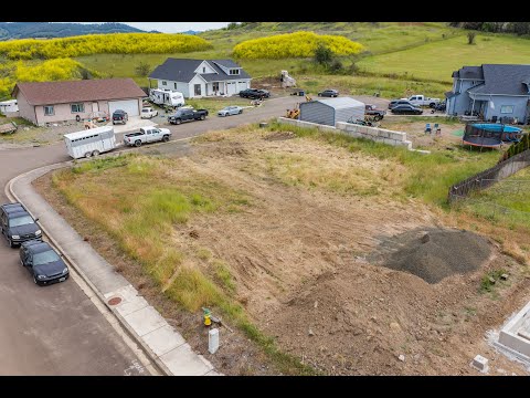 755 Rolling Hills Rd, Roseburg, OR home video tour