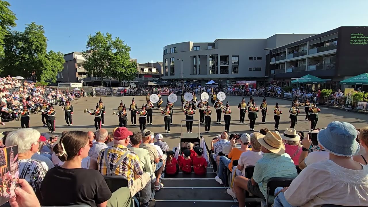 65 jaar Jachthoorn en Trompetterkorps Edelweiss Heerlen. Taptoe Heerlerheide