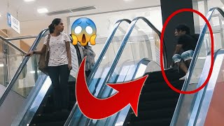 SUSTOS MIRADAS INCÓMODAS en las ESCALERAS MECÁNICAS 😲 [Cámara Oculta]