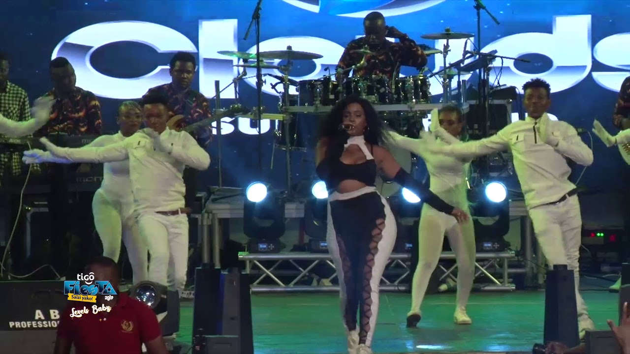 MIMI MARS Alivyompa ZA-USO DOGO JANJA Kwenye Stage ya TIGO FIESTA 2019 DAR Uwanja wa Uhuru