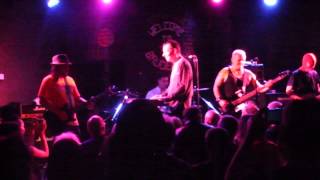 Video thumbnail of "Attack of the mole men - The Dickies (live)"