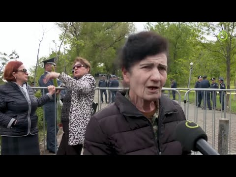 Видео: Неровный пограничный контрольно-пропускной пункт Сарпи в Грузии