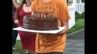 CITY ISLAND: MINI CLIPS & BIG CAKES