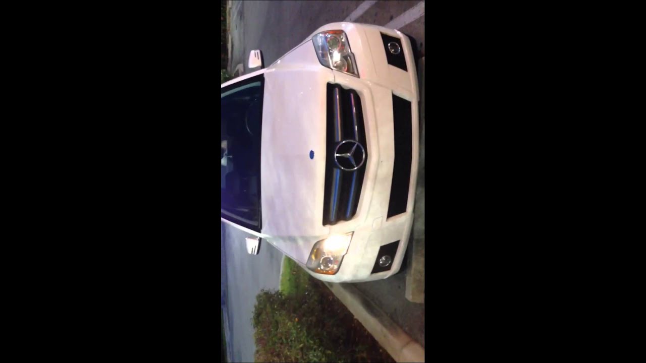 flashing head lamp mercedes GLK...WHY? adlı videoyu YouTube'da izle flashing head lamp mercedes GLK...WHY? adlı videoyu YouTube'da izle