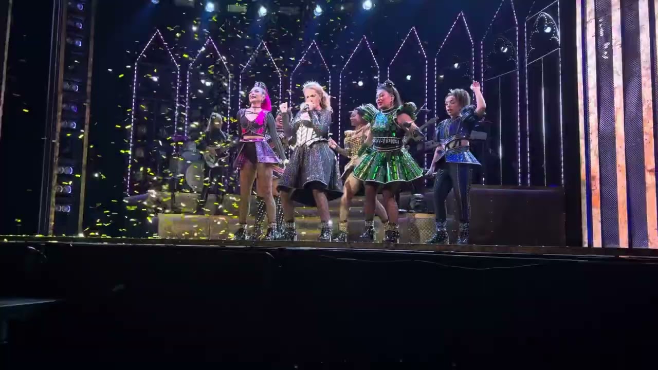 six the musical uk tour megasix - 22/10/25 evening - ABI HOWARD