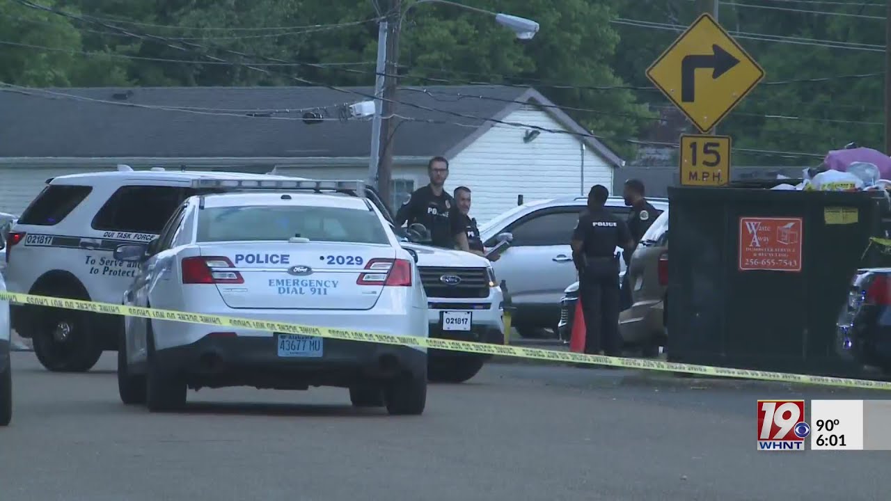 4 Injured in Stabbing, Suspect in Custody - YouTube