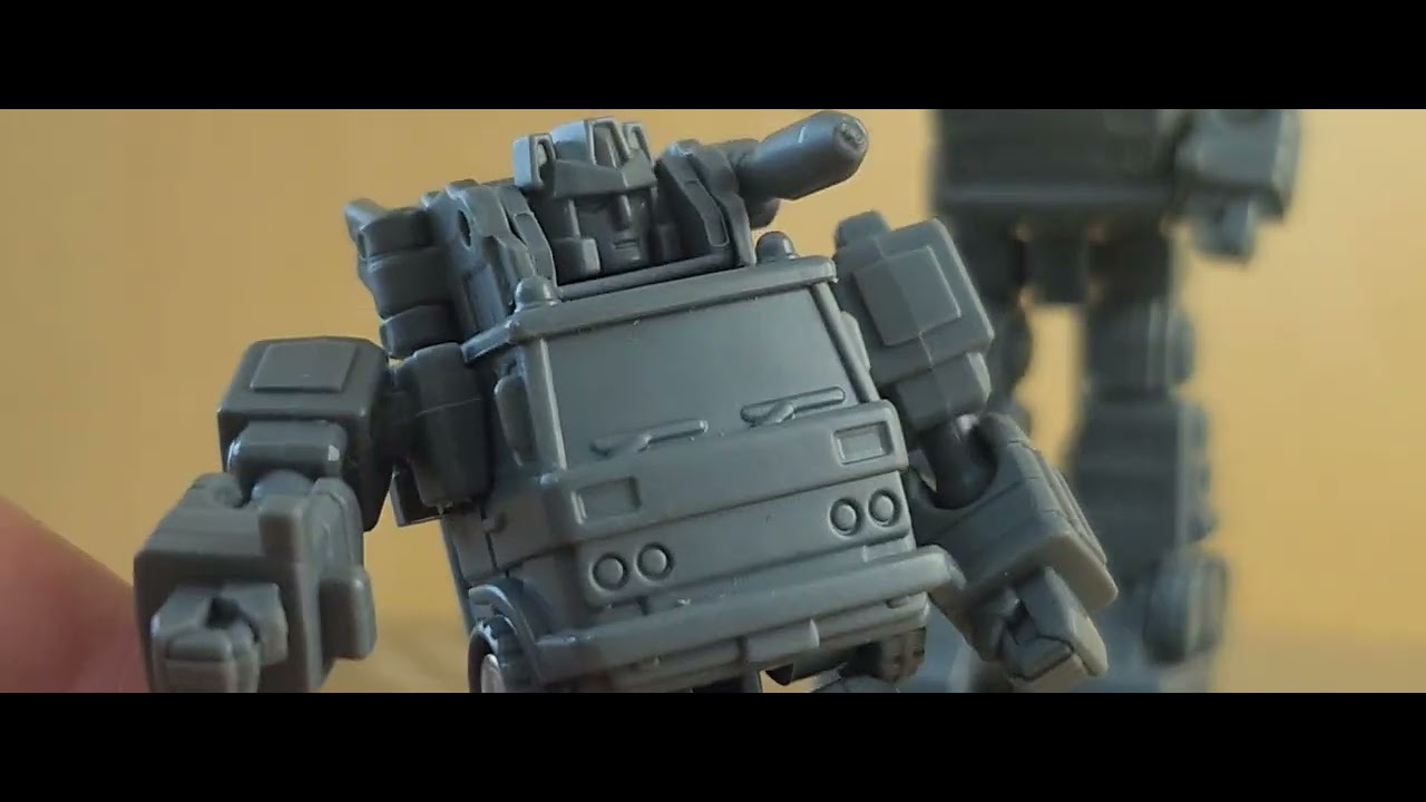 Transformers DW / Dr.Wu Inferno & Grapple Grey Model Version