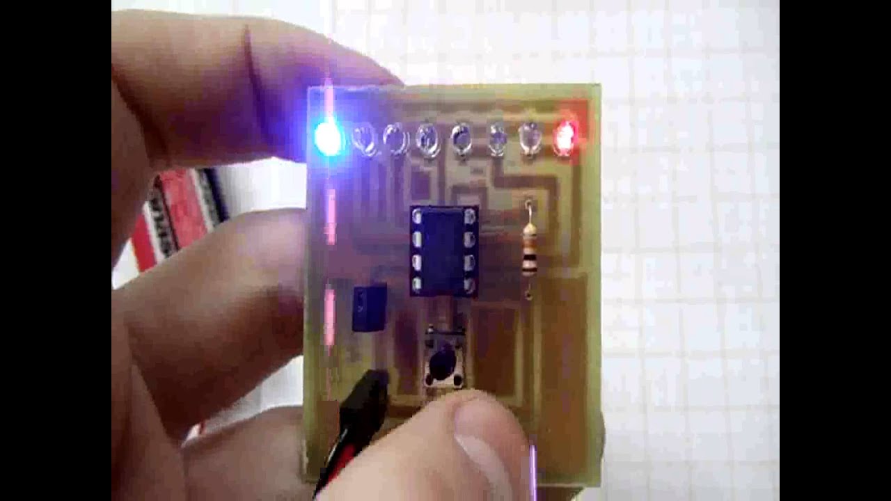 8 LED CHASER - YouTube