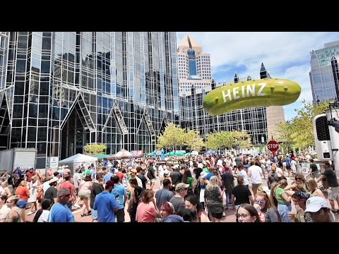 The Weird & Very Crowded PicklesBURGH In Downtown Pittsburgh - Dill Pickle Festival / Yinzerpalooza