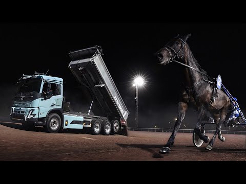 Volvo Trucks – Volvo FMX Electric Tipper Driving