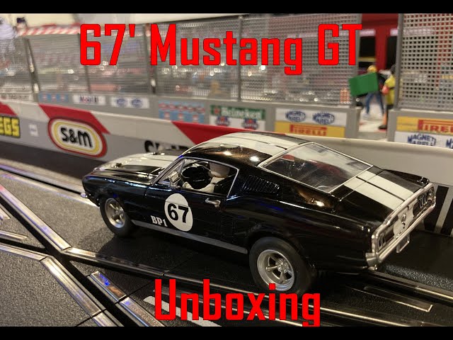 Carrera Evolution 132 Ford Mustang GT #67! Unboxing, and a closer