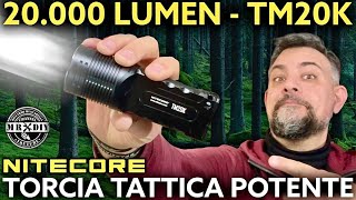 Torcia tattica da 20.000 lumen. NITECORE TM20K. Torcia led ricaricabile più potente. Torcia militare screenshot 2