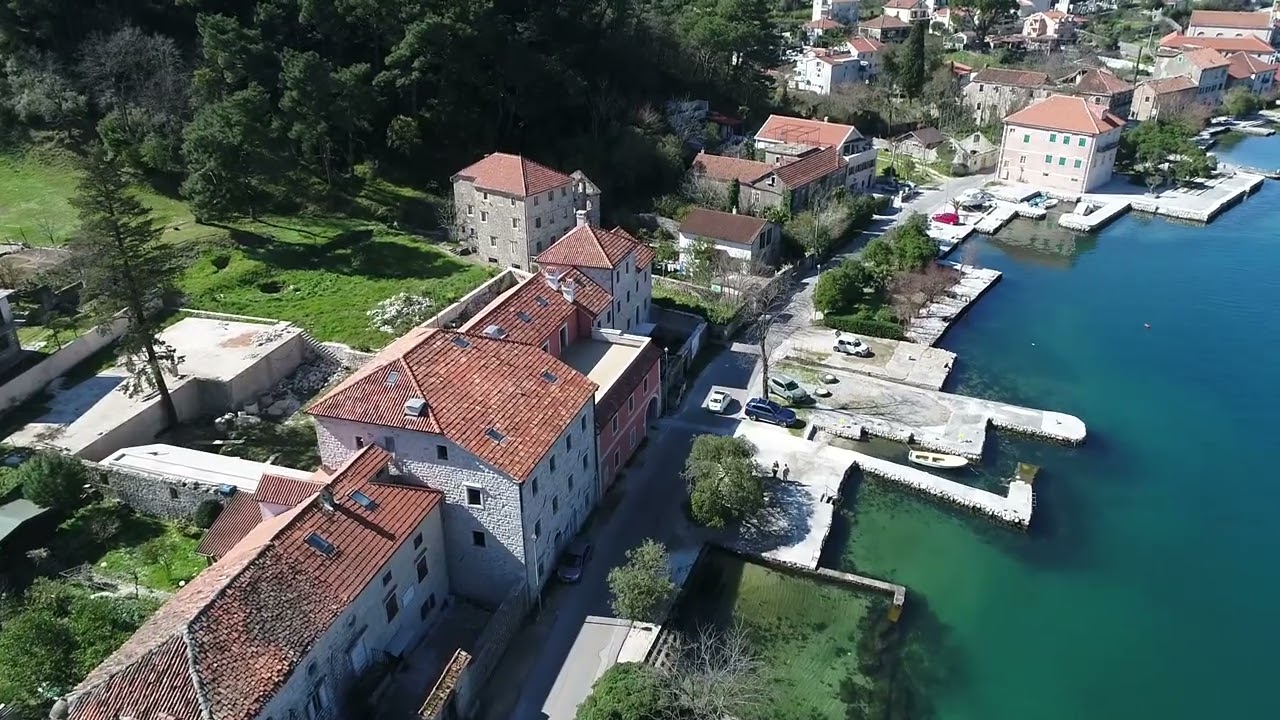 Heritage hotel in Boka Bay