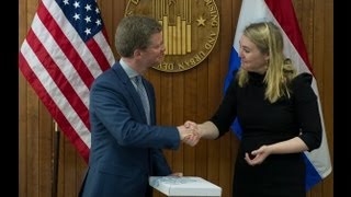 Secretary Donovan and Melanie Schultz van Haegen sign disaster planning Memorandum of Understanding