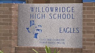 School start date delayed by mold