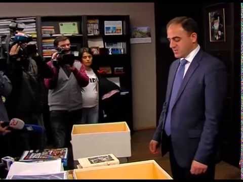 დავით ნარმანიამ სამინისტროდან პირადი ნივთები წამოიღო