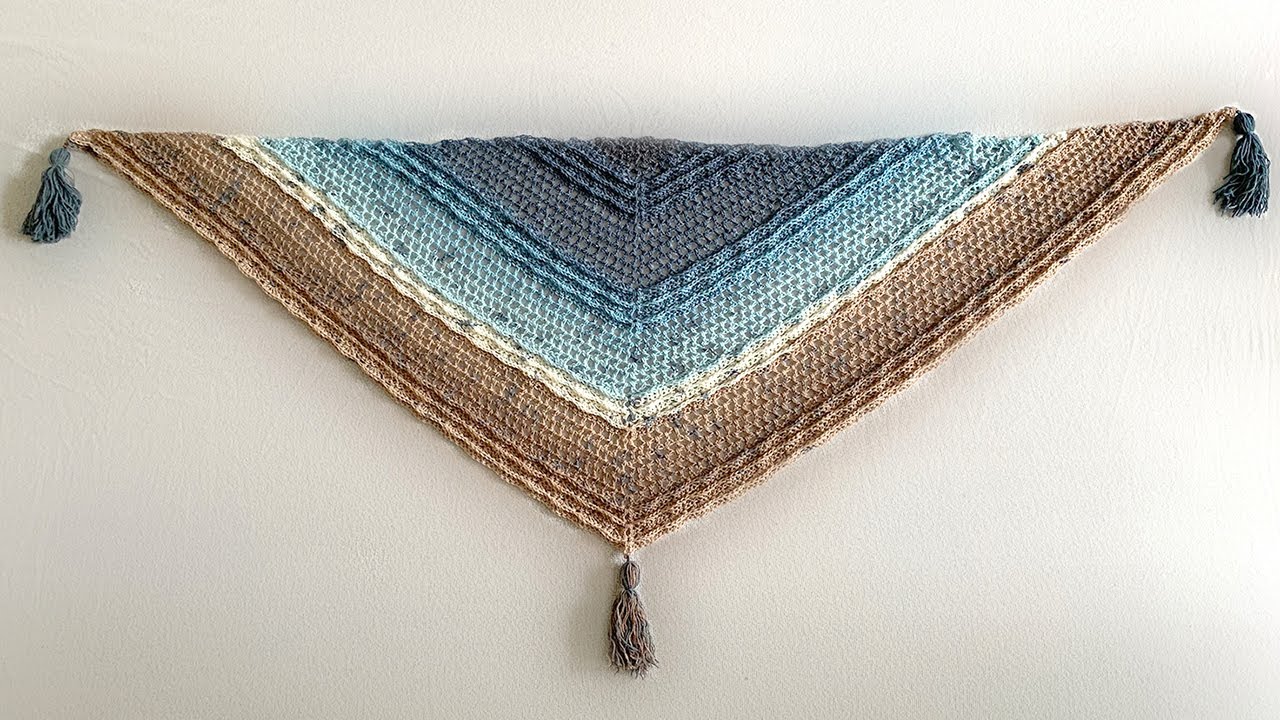 Шаль с волнистыми узорами из ракушек и пряжи «Мандала» — бесплатный узор для вязания крючком