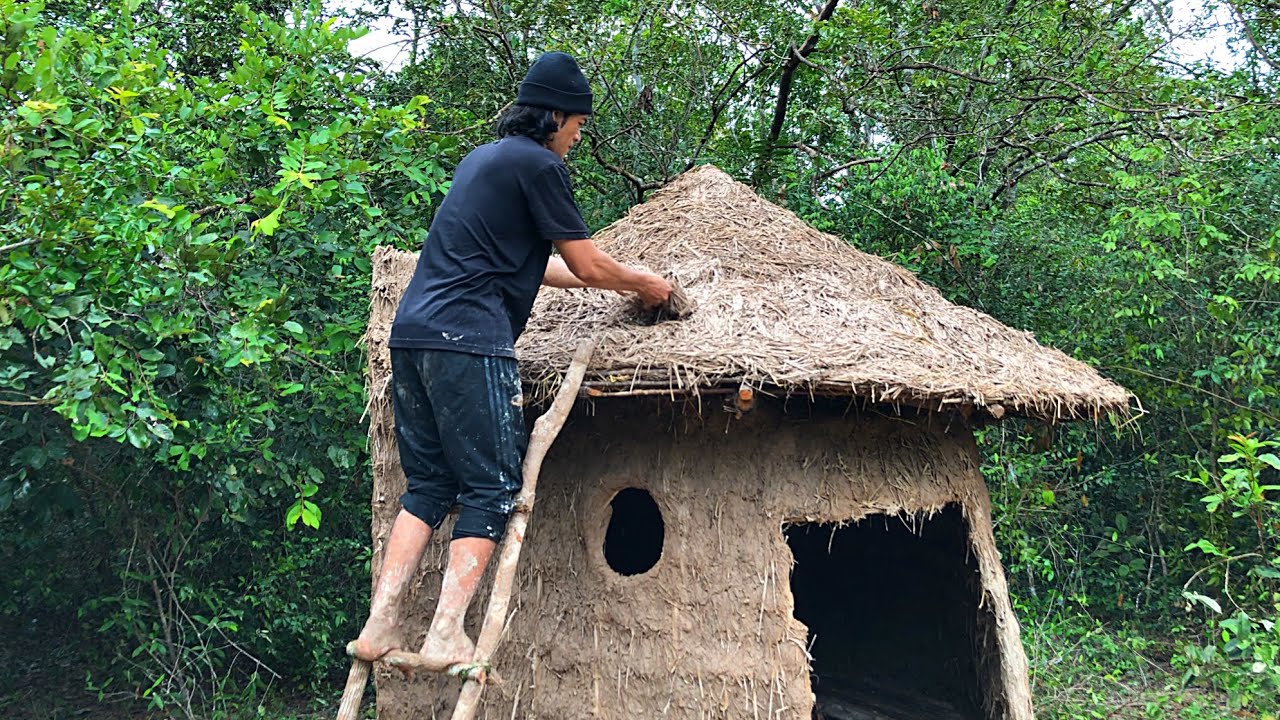 Solo Survival Camping , Building A Clay Bushcraft Shelter - YouTube