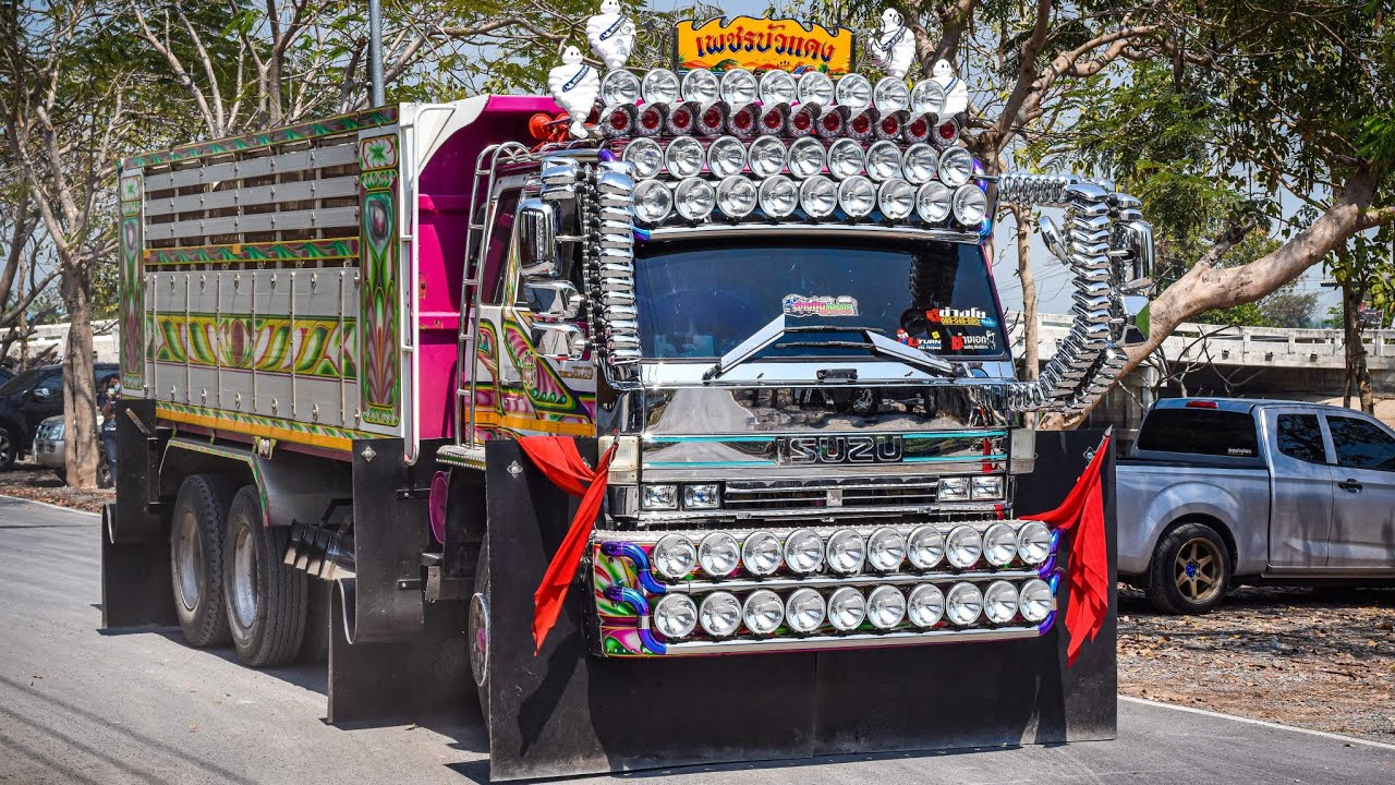 ทำบุญเสร็จออกงานก็ลั่นๆสับเกียร์แตกกันไปข้างนึง อย่างมันส์เลย