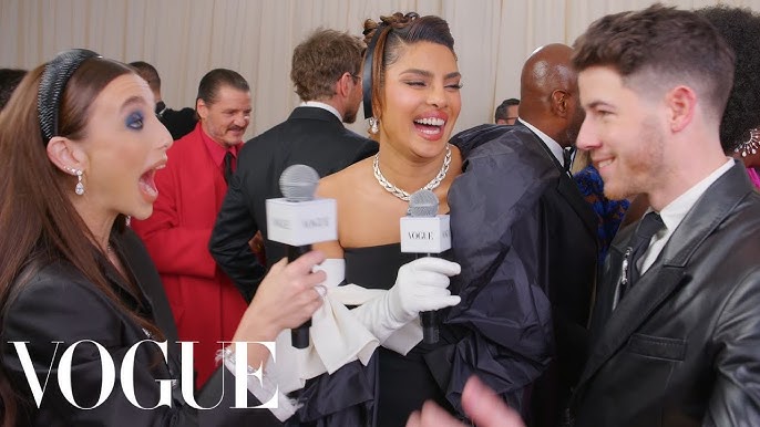 Emma Chamberlain made her return as Vogue's red carpet correspondent for  the third year in a row at the 2023 MET Gala.…