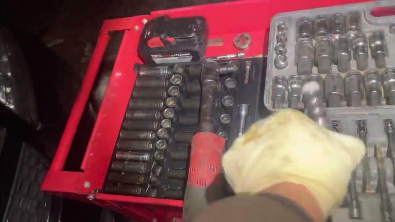 2013 Chevy 2.0 turbo Malibu valve cover gasket - YouTube