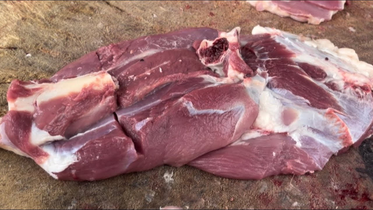 “Indian Mutton Cutting Skills – From Goat to Grill!” //