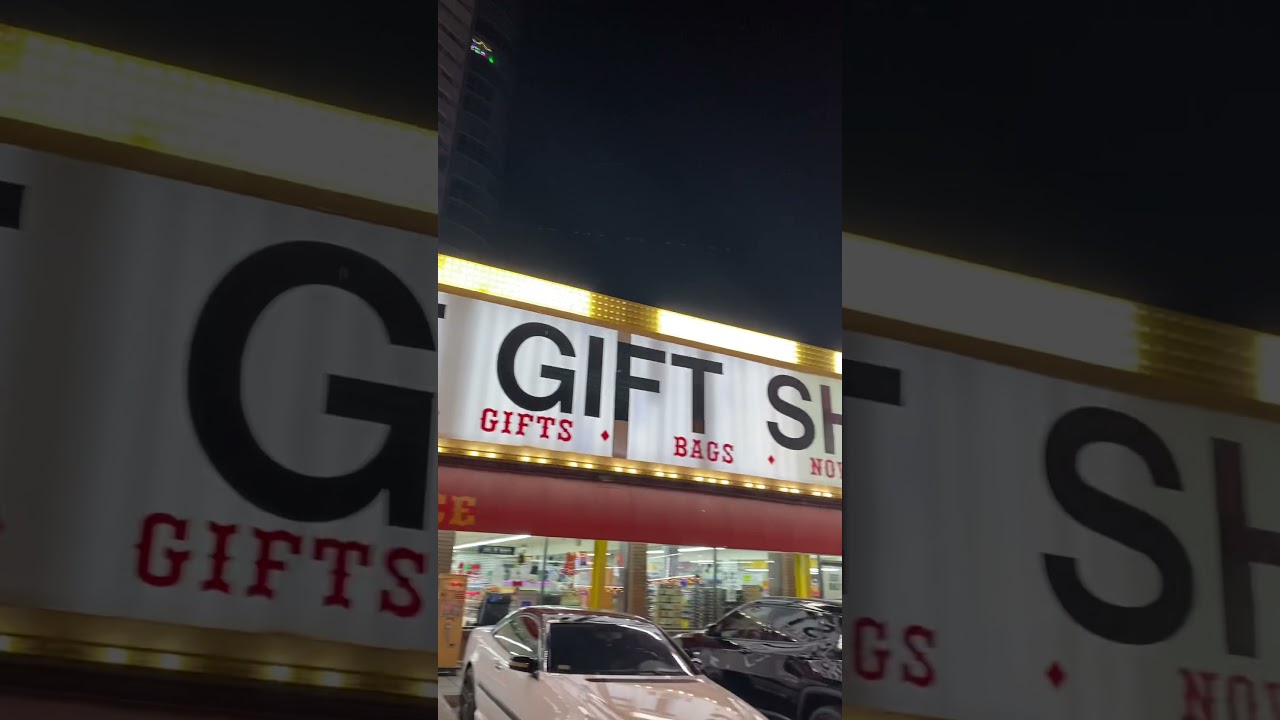 WORLD’S LARGEST GIFT SHOP at LAS VEGAS STRIP NEVADA USA 