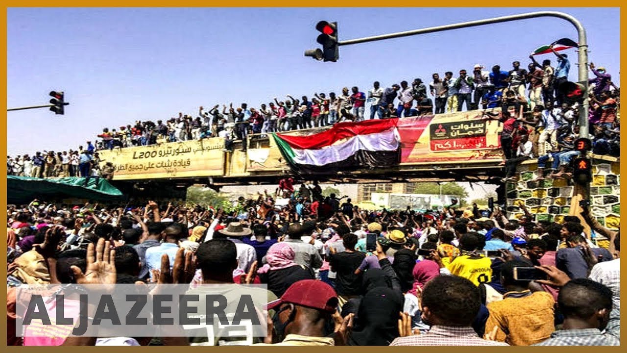 🇸🇩 السودان: قوات الأمن تشن حملة قمع ضد الاحتجاجات المتصاعدة المناهضة للبشير | الجزيرة الإنجليزية