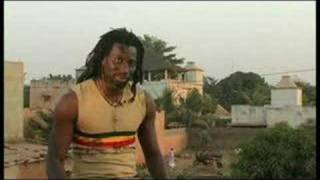 Tiken Jah Fakoly - L&#39;Africain Teaser