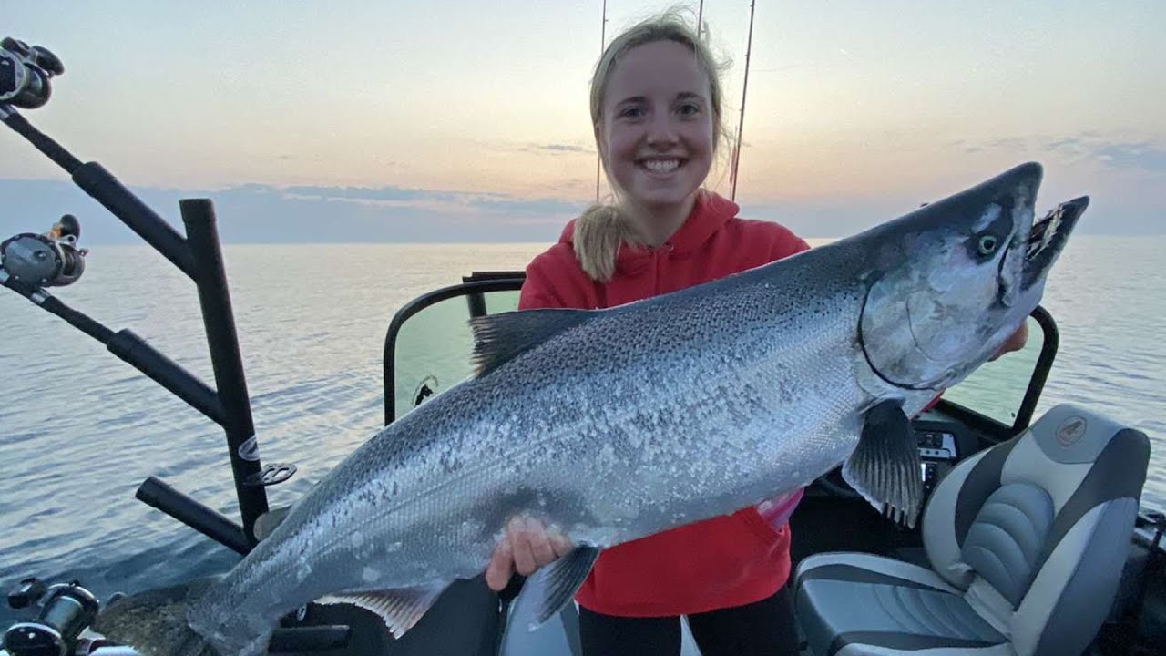 Her first time fighting KING salmon! Lake Michigan Fishing YouTube