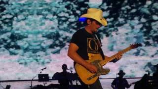 Brad Paisley at Toyota Amphitheater - Perfect Storm (1 min. clip)