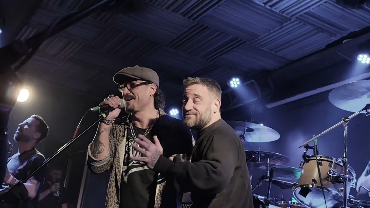 Las Pastillas del Abuelo & Daniel Osvaldo - ¿Qué es Dios? (Aniversario 18 de Makena)