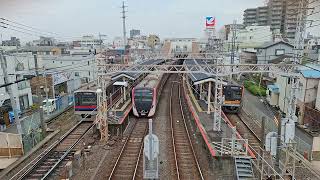 都営5500形5501F（トップナンバー）　京成高砂駅3番線到着　20250411 091854