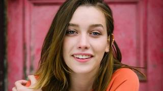 Victoria Pedretti's Bikini Photos Spark Outrage — Too Bold Even for Adults!