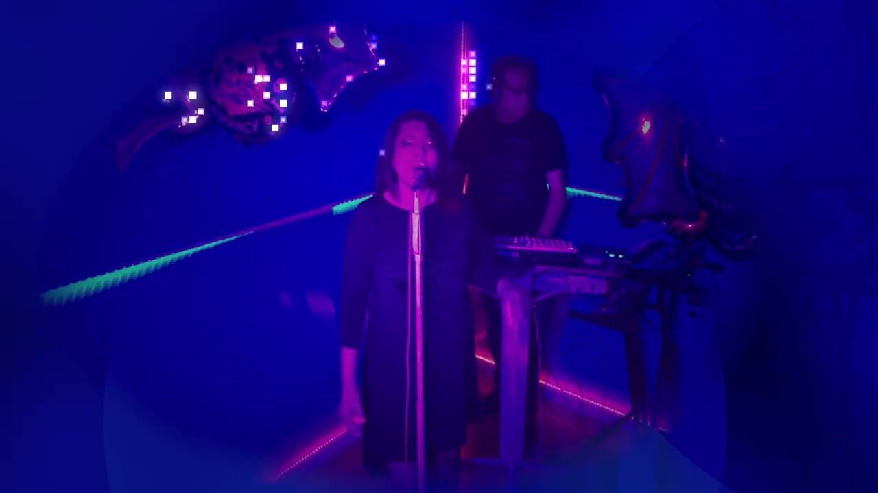 Tell it to My Heart, Erika Díaz y Julio Alcca