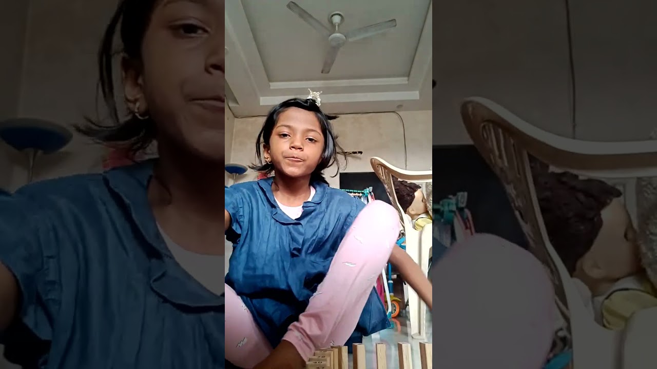 Play with jenga domino 