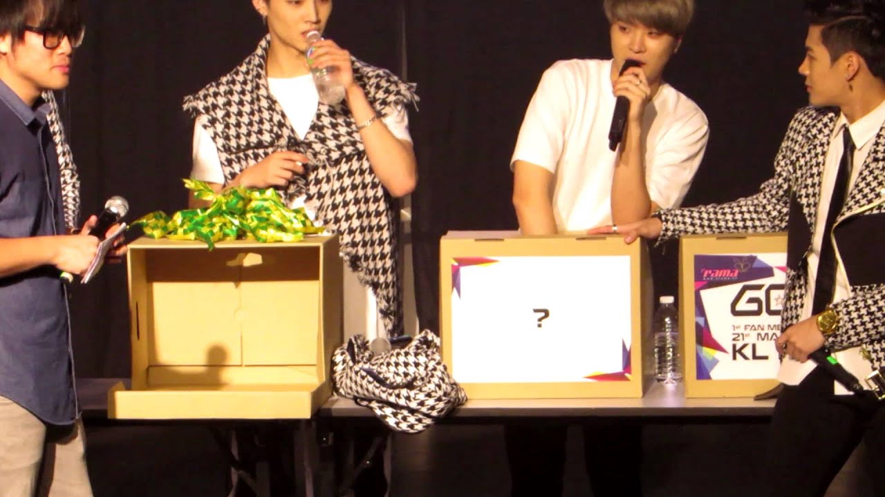 [Fancam]150321 GOT7 1st Fan Meeting Malaysia - What's in the box?