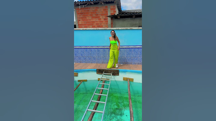 Caiu na piscina