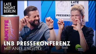Anke Engelke bewirbt alkoholischen Eistee und rechtfertigt Umweltschäden | LNB Pressekonferenz