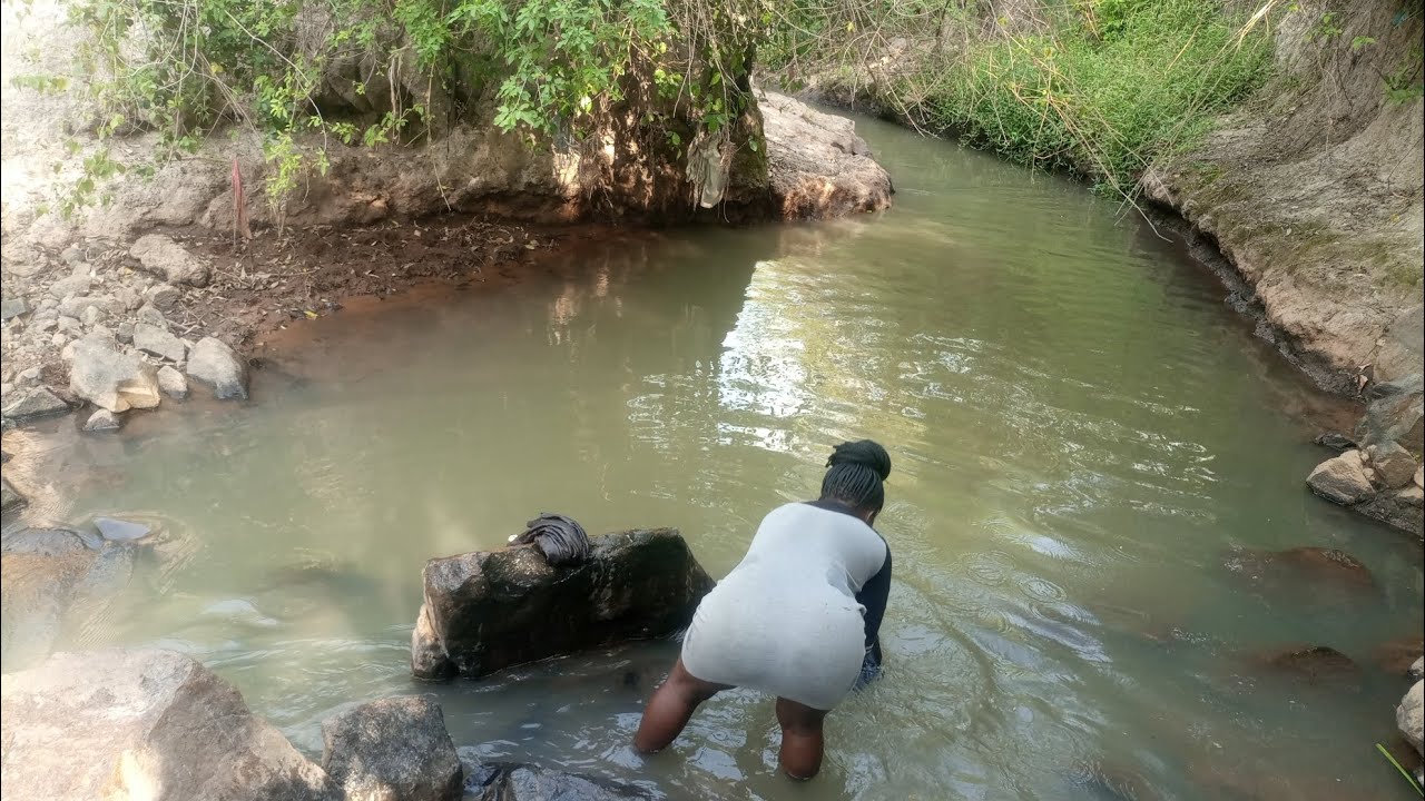 washing clothes and bathing in the river #traditionallife #villagelife @iammarwa