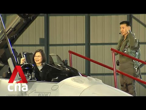 видео: Taiwan commissions advanced F-16s as China steps up military pressure