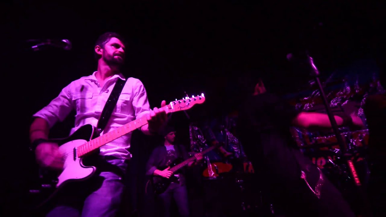 Hasta Martes - Radio Gaga cover - Queen